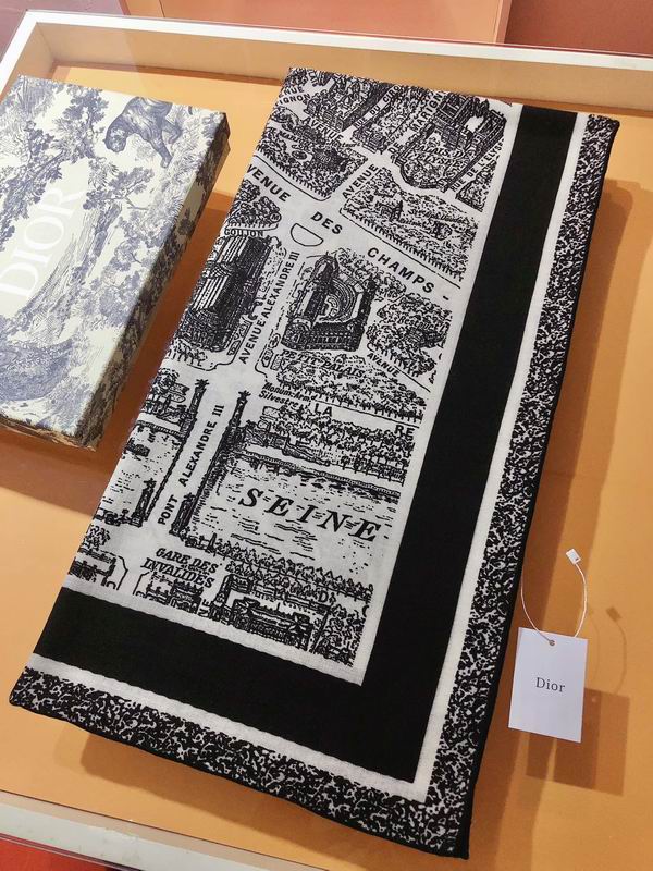 Dior 140X140cm 70%羊绒 30%真丝 E35